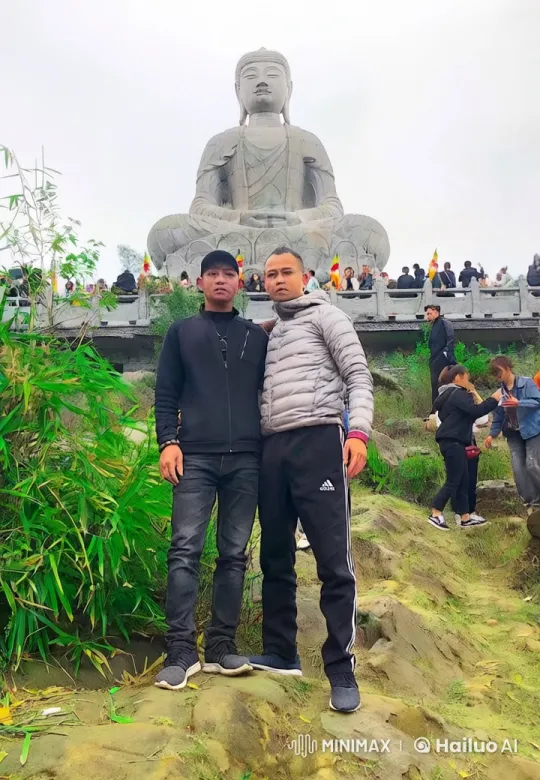 Martial Artists Fight in Front of Buddha Statue – AI Generated Video | Hailuo AI