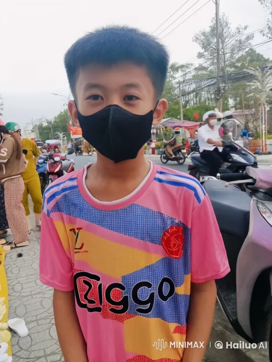 Boy in Ajax Jersey Performs Martial Arts on Busy Street – AI Generated Video | Hailuo AI