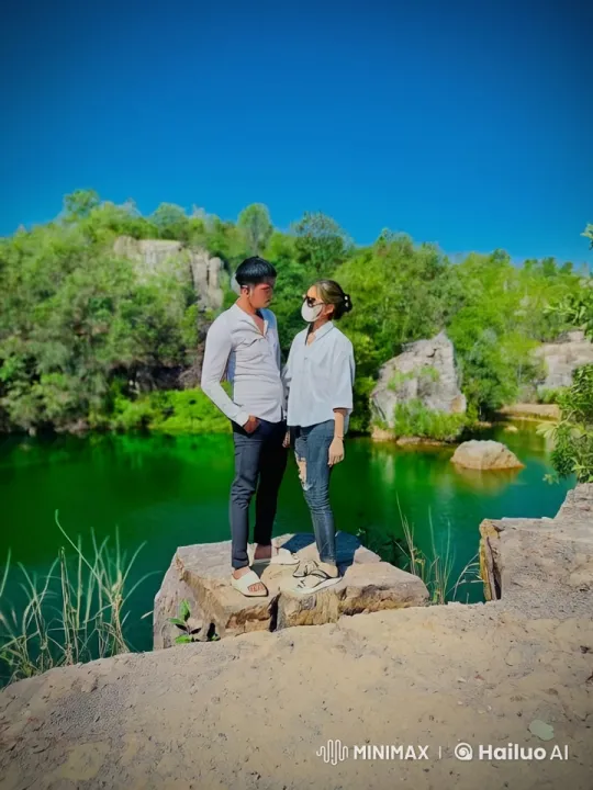 Couple Showcases Kung Fu Skills in Scenic Setting – AI Generated Video | Hailuo AI