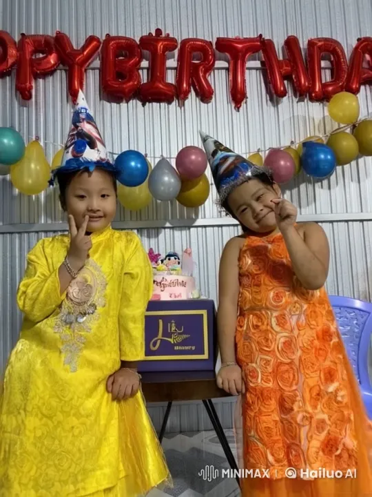 Joyful Kids Playfully Fighting at Birthday Party – AI Generated Video | Hailuo AI