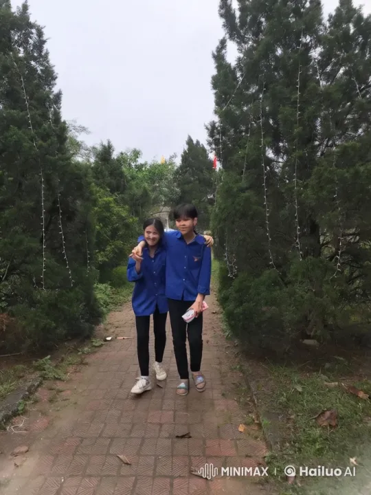Dynamic Kung Fu Battle in Illuminated Garden – AI Generated Video | Hailuo AI