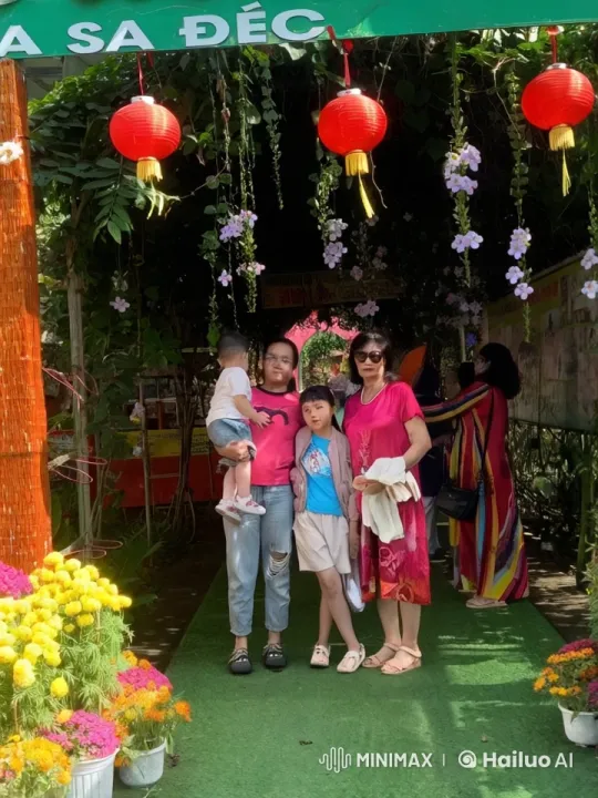 Family Celebrates in a Festive Garden with Playful Kungfu Poses – AI Generated Video | Hailuo AI