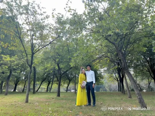 Kung Fu Practitioners Engage in Dynamic Sparring in Park – AI Generated Video | Hailuo AI