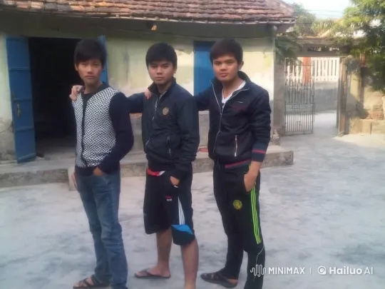 Three Friends Demonstrate Martial Arts in Courtyard – AI Generated Video | Hailuo AI