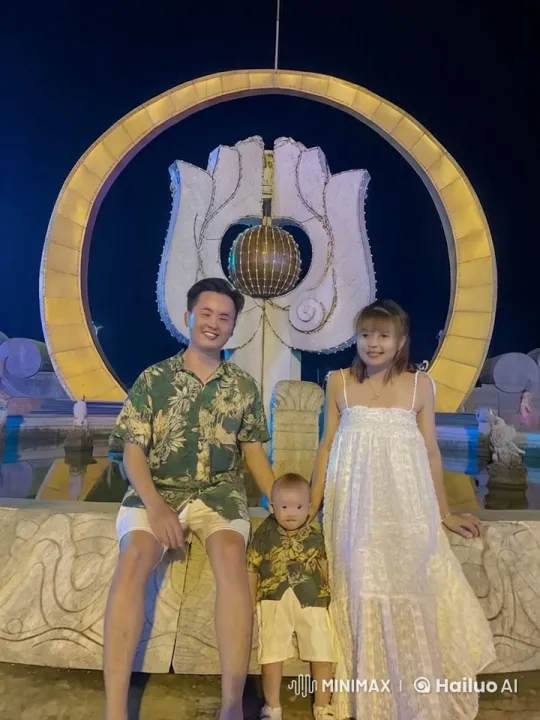 Family Demonstrates Martial Arts in Front of Sculpture – AI Generated Video | Hailuo AI