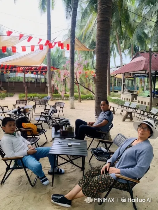 Martial Arts Demonstration in Tropical Outdoor Setting – AI Generated Video | Hailuo AI