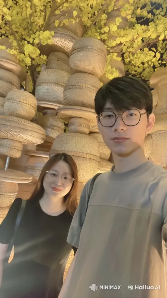 Energetic Kung-Fu Display at Vibrant Foliage Exhibit – AI Generated Video | Hailuo AI