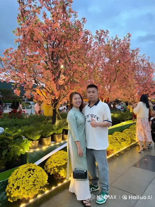 Couple's Impressive Kungfu Display in Blossoming Garden – AI Generated Video | Hailuo AI