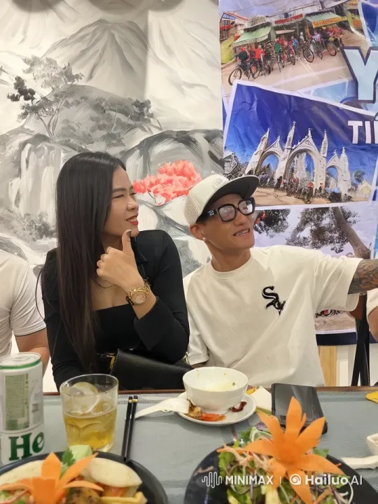 Dining Turned Martial Arts Spectacle in Lively Restaurant – AI Generated Video | Hailuo AI