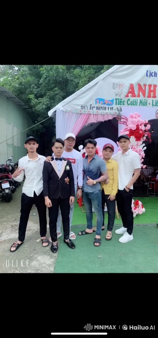 Casual Friends Engage in Playful Fight at Elegant Wedding – AI Generated Video | Hailuo AI