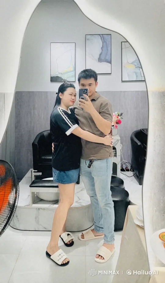 Couple Practicing Kung Fu in Modern Decor – AI Generated Video | Hailuo AI