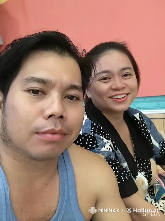 Two Friends Relaxing in a Cozy Room – AI Generated Video | Hailuo AI