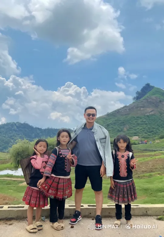 Traditional Clothing: Family Martial Arts Practice in Nature – AI Generated Video | Hailuo AI