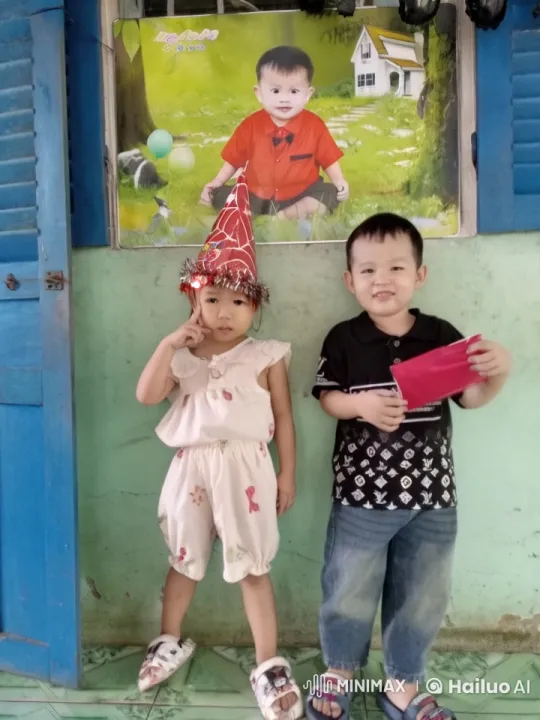 Children Play Fight with Imaginative Kung Fu Moves – AI Generated Video | Hailuo AI