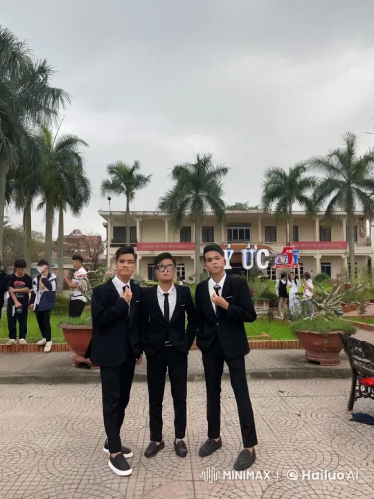 Young Men Perform Energetic Kung Fu in Schoolyard – AI Generated Video | Hailuo AI
