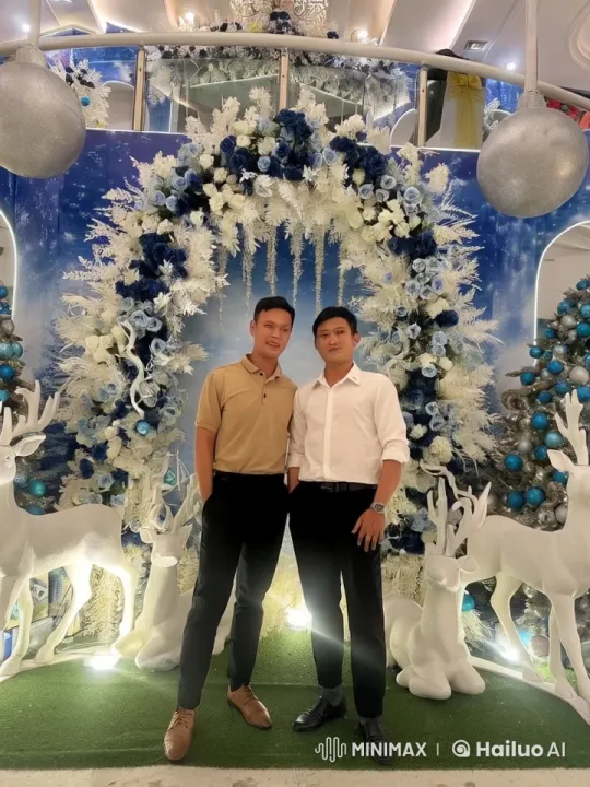 Festive Kungfu Fight in Decorative Arch Setting – AI Generated Video | Hailuo AI