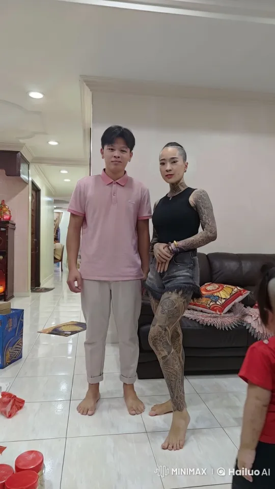 Couple Demonstrates Synchronized Kung Fu in Living Room – AI Generated Video | Hailuo AI