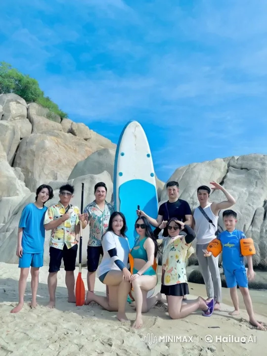 Beach Battle: Transforming Giants and Flying Support – AI Generated Video | Hailuo AI