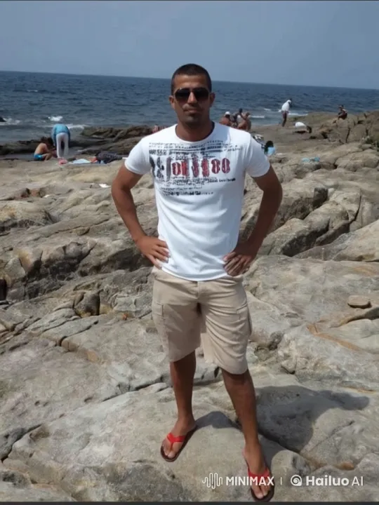 Energetic Dancing Man Brings Joy to Coastal Scenery – AI Generated Video | Hailuo AI