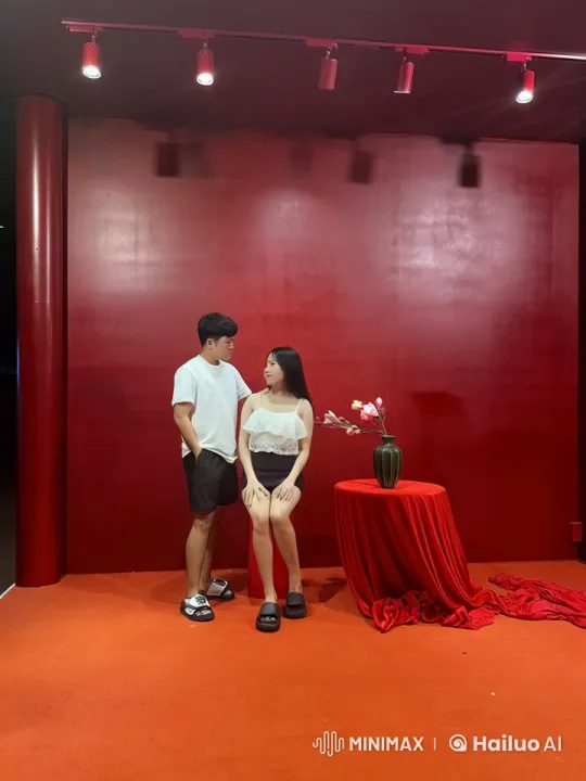 Kungfu Practitioners Showcase Skills in Dramatic Indoor Scene – AI Generated Video | Hailuo AI