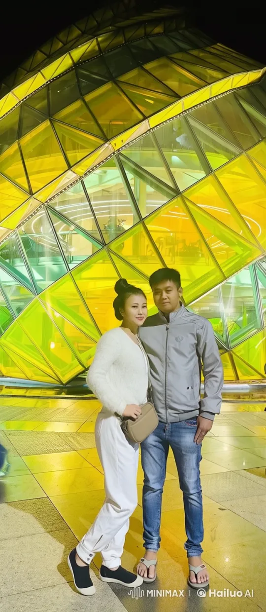 Casual Couple Showcases Kung Fu Skills in Live2D – AI Generated Video | Hailuo AI