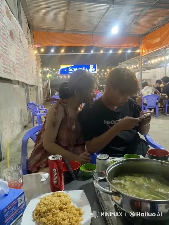 Outdoor Dining Kung Fu Showdown – AI Generated Video | Hailuo AI