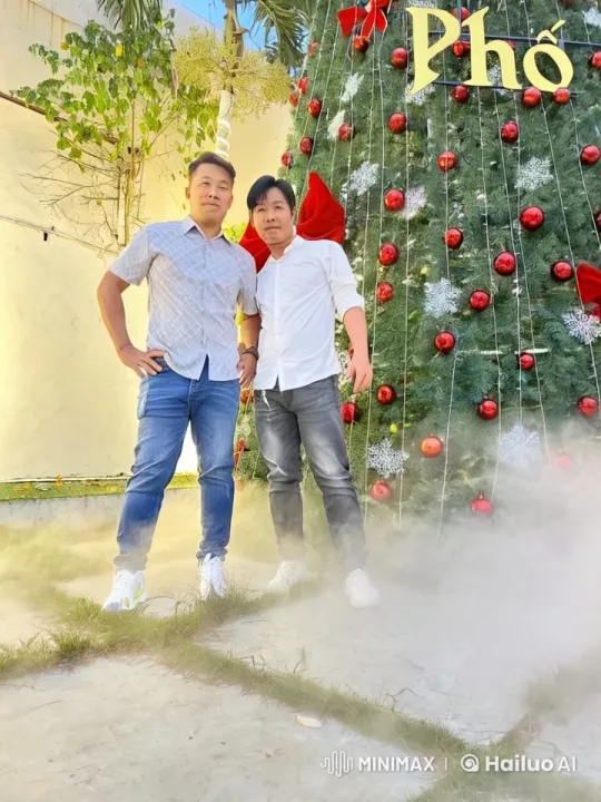 Martial Artists Perform Christmas Tree Kung Fu Demo – AI Generated Video | Hailuo AI