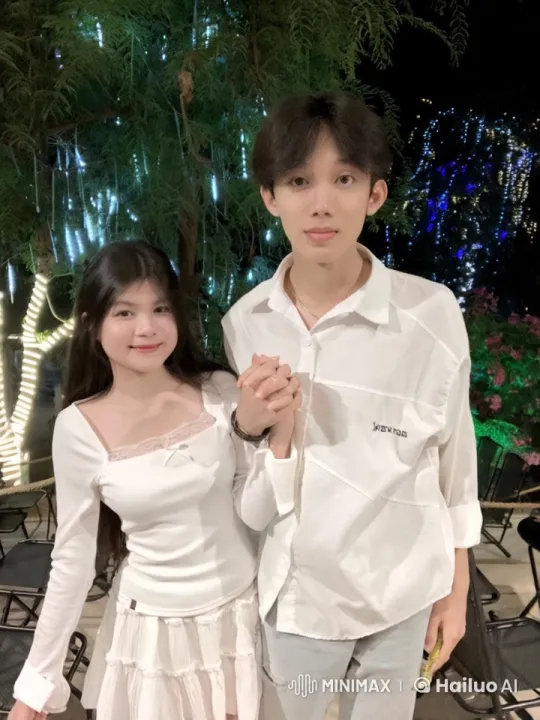 Couple Engages in Skilled Kung Fu Combat Under Night Lights – AI Generated Video | Hailuo AI