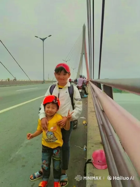 Children Perform Martial Arts on Bridge Sidewalk – AI Generated Video | Hailuo AI