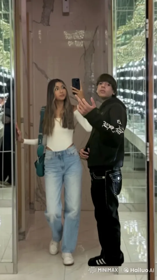 Couple Shares Intimate Moment in Mirror Selfie – AI Generated Video | Hailuo AI