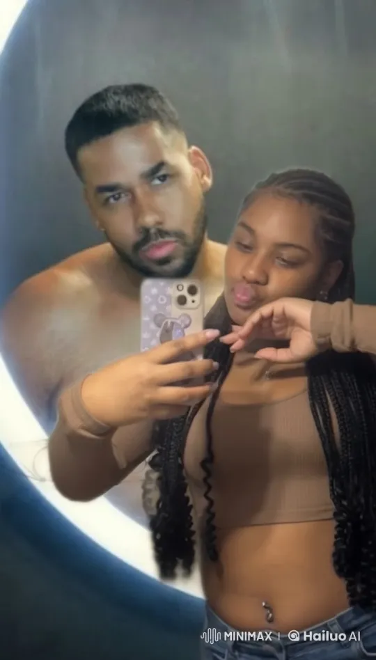 Woman Takes Selfie, Receives Affectionate Kisses – AI Generated Video | Hailuo AI