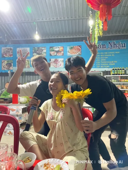 Casual Dining Transforms into Energetic Martial Arts Scene – AI Generated Video | Hailuo AI