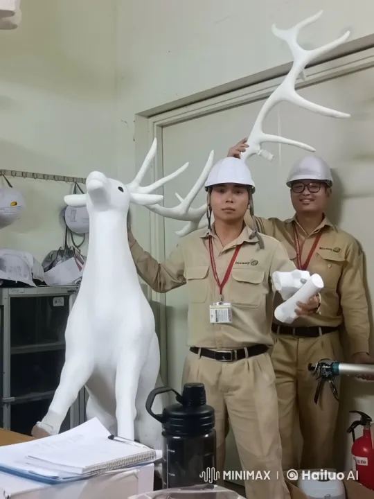 Workers Perform Kung Fu in Cluttered Office with Live2D Animation – AI Generated Video | Hailuo AI