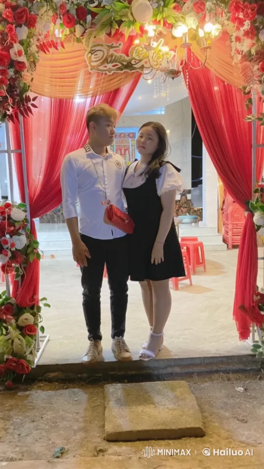 Couple's Energetic Kungfu Performance in Festive Setting – AI Generated Video | Hailuo AI