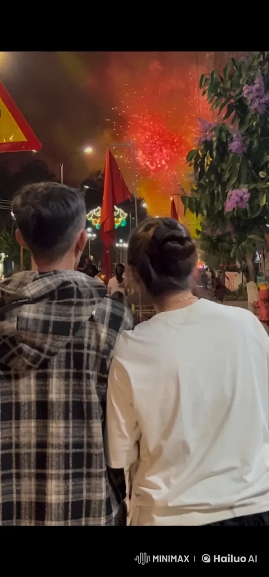 Nighttime Street: Fireworks Witness to Kung Fu Showdown – AI Generated Video | Hailuo AI