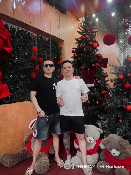 Christmas Martial Arts Display in Festive Setting – AI Generated Video | Hailuo AI