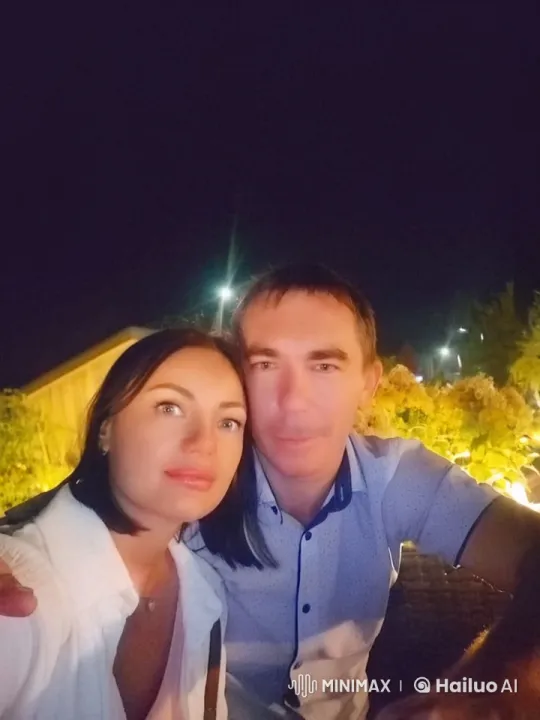 Couple Takes Intimate Nighttime Selfie Outdoors – AI Generated Video | Hailuo AI