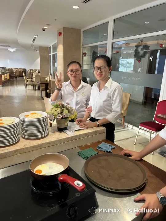 Restaurant Staff's Playful Kung Fu Display Amidst Daily Tasks – AI Generated Video | Hailuo AI