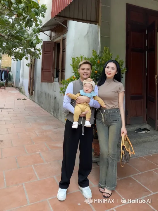Family Performs Kungfu Routine with Baby – AI Generated Video | Hailuo AI