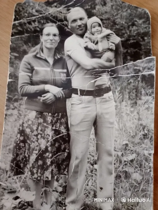Family Joy: Father and Baby Play in the Field – AI Generated Video | Hailuo AI