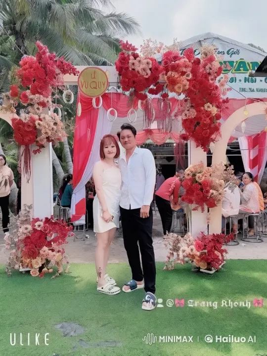 Couple Practices Kung Fu at Flower-Adorned Celebration – AI Generated Video | Hailuo AI