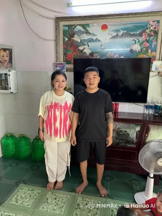 Martial Arts Performance in Simple, Dimly Lit Room – AI Generated Video | Hailuo AI