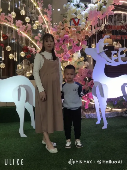 Festive Kung Fu Display in Decorated Setting – AI Generated Video | Hailuo AI