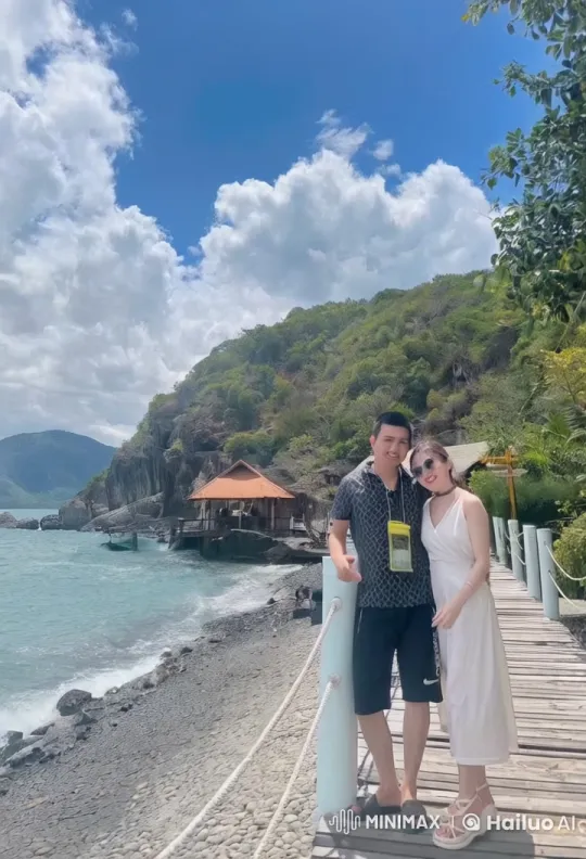 Couple Practices Martial Arts on Scenic Boardwalk – AI Generated Video | Hailuo AI