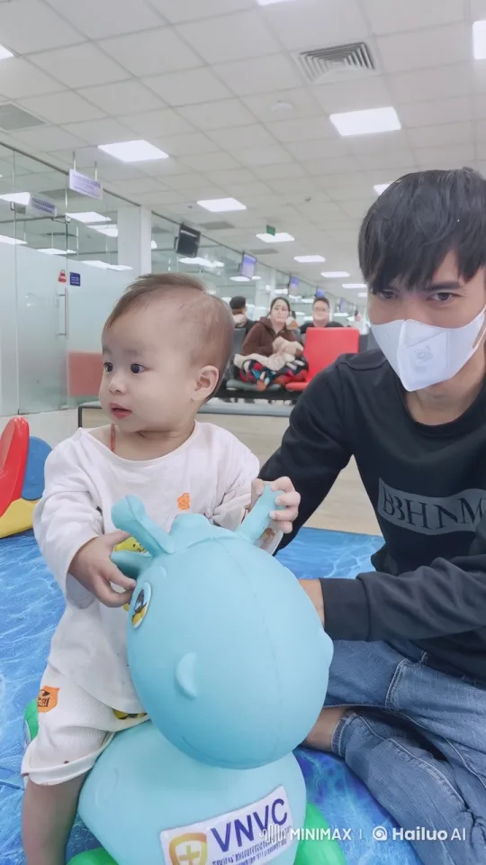 Child's Energetic Kung Fu Play in Waiting Area – AI Generated Video | Hailuo AI