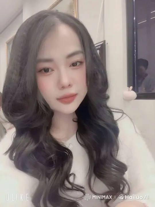 Mei-Lin's Descent into a Crystal Cave with Enchanting Reflections – AI Generated Video | Hailuo AI