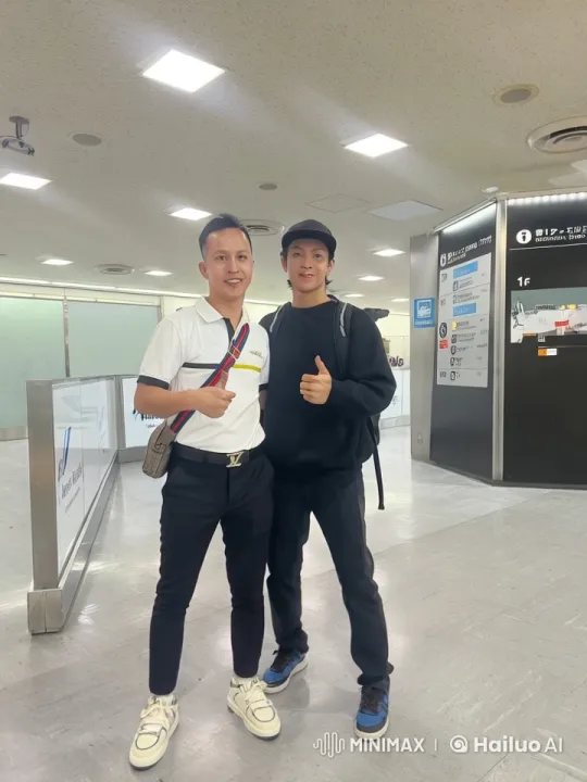 Airport Kung Fu Display: Unexpected Martial Arts Showdown – AI Generated Video | Hailuo AI