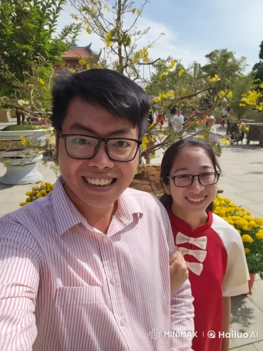 Energetic Kung Fu Performance in a Vibrant Garden Setting – AI Generated Video | Hailuo AI