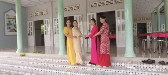 Traditional Costumed Women Perform Martial Arts – AI Generated Video | Hailuo AI