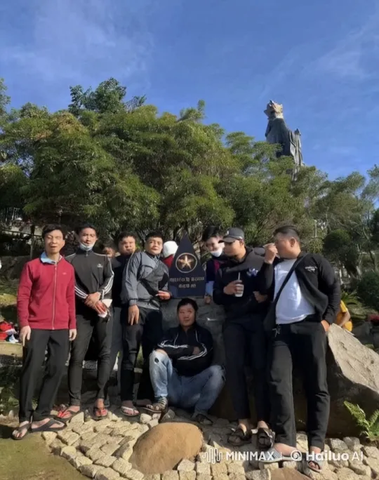 Young Men Practice Martial Arts at Núi Bà Đen – AI Generated Video | Hailuo AI